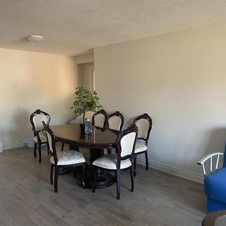 Private House Bed & Breakfast Markham Bagian luar foto