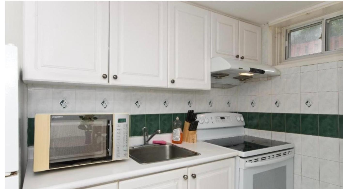 Private House Bed & Breakfast Markham Bagian luar foto